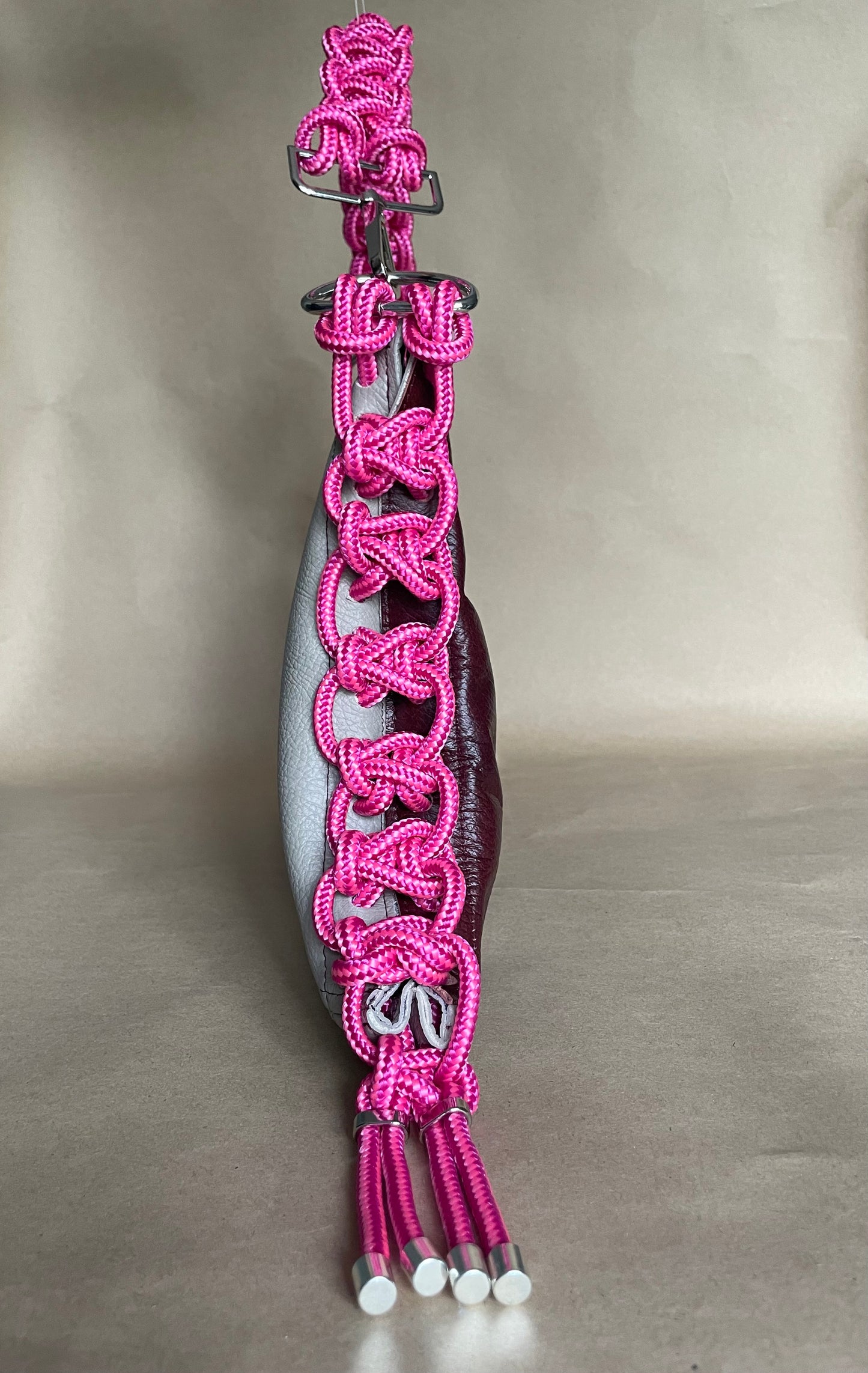Waste knot, Want knot - F*chsia